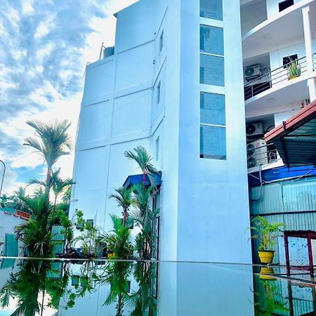 Hotel Nelly Vavuniya Екстер'єр фото