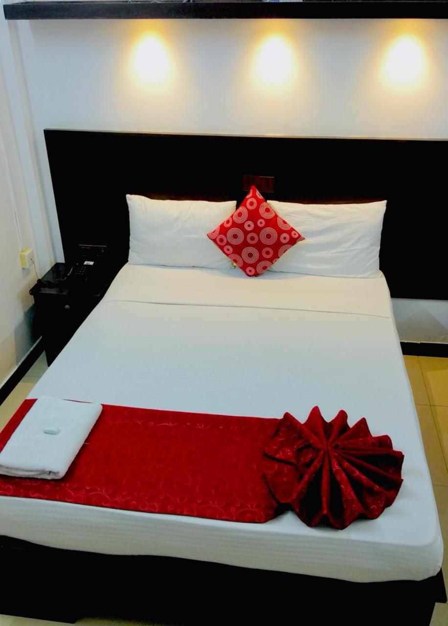 Hotel Nelly Vavuniya Екстер'єр фото