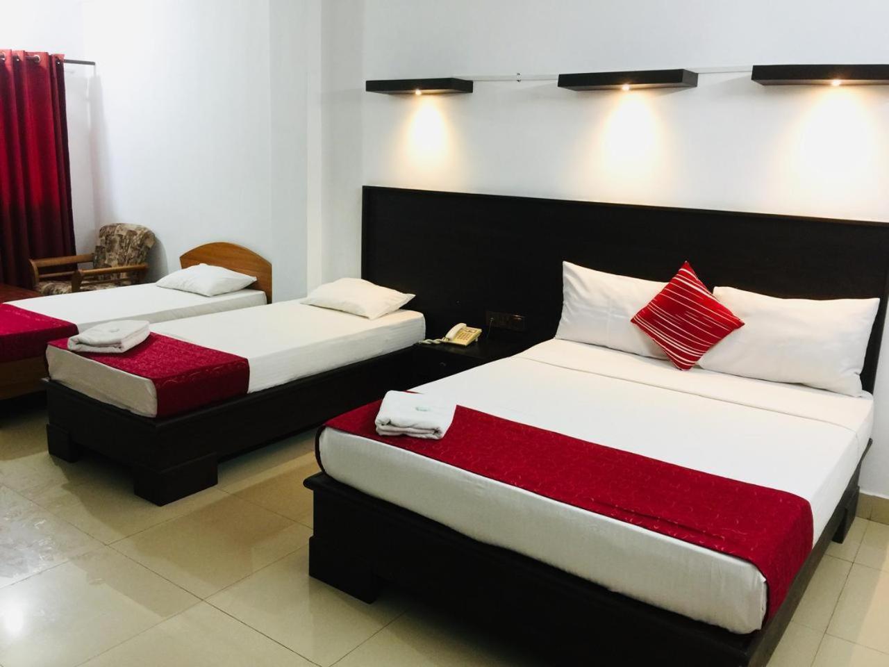 Hotel Nelly Vavuniya Екстер'єр фото