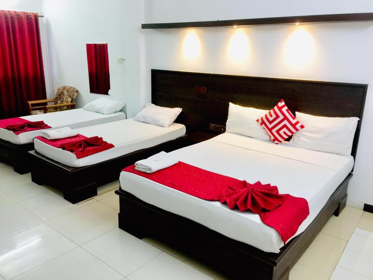 Hotel Nelly Vavuniya Екстер'єр фото