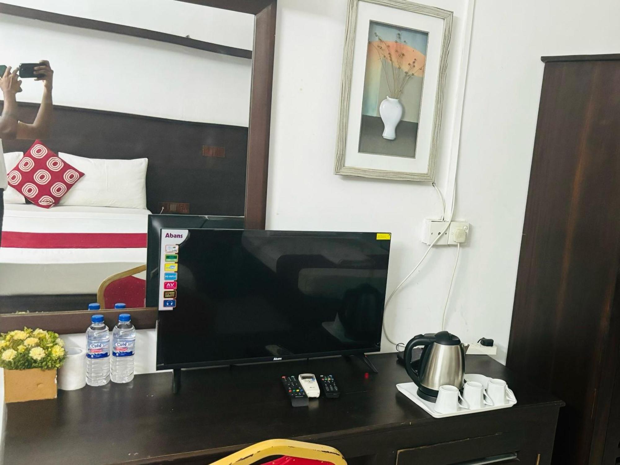 Hotel Nelly Vavuniya Номер фото