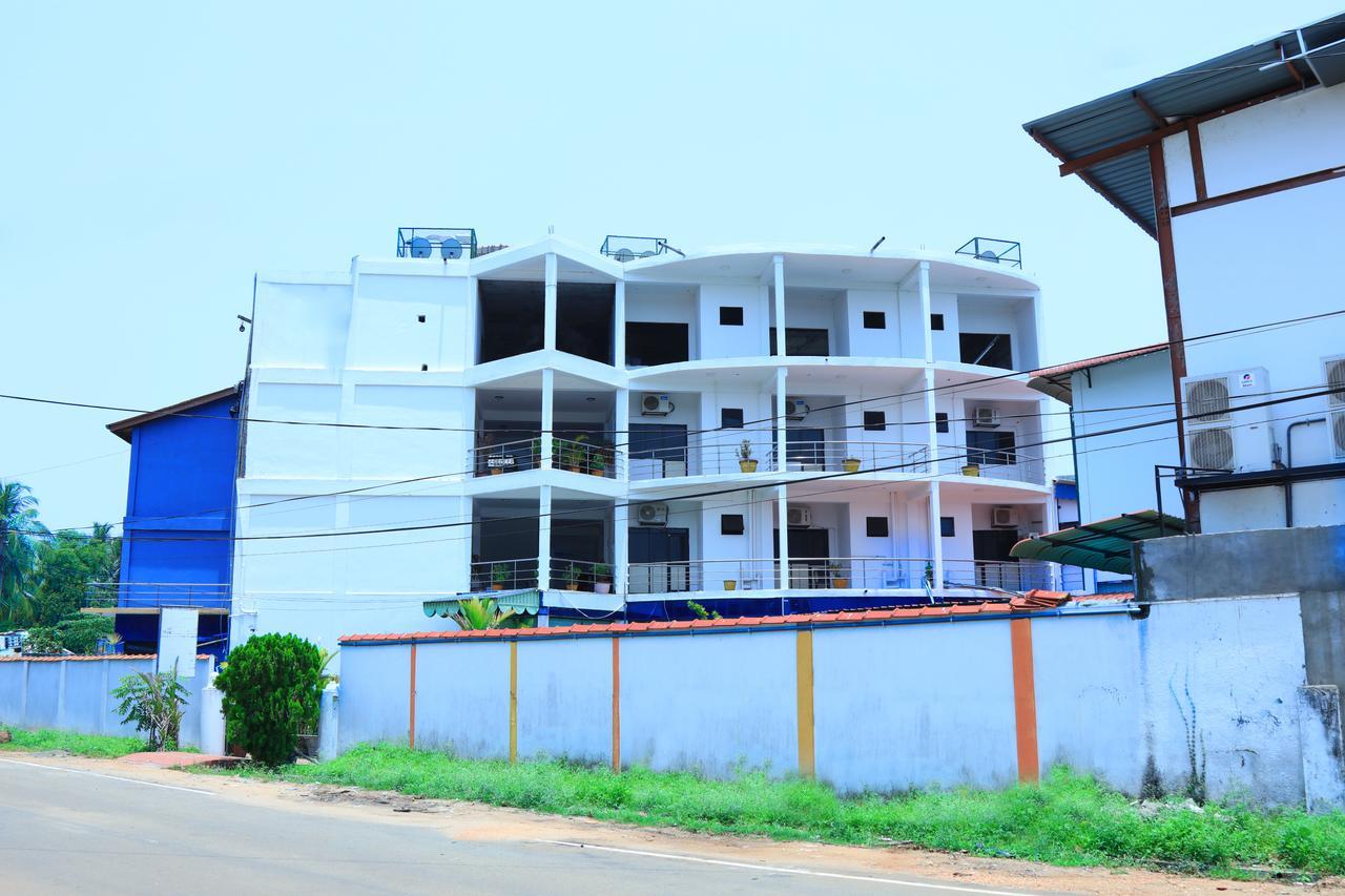 Hotel Nelly Vavuniya Екстер'єр фото