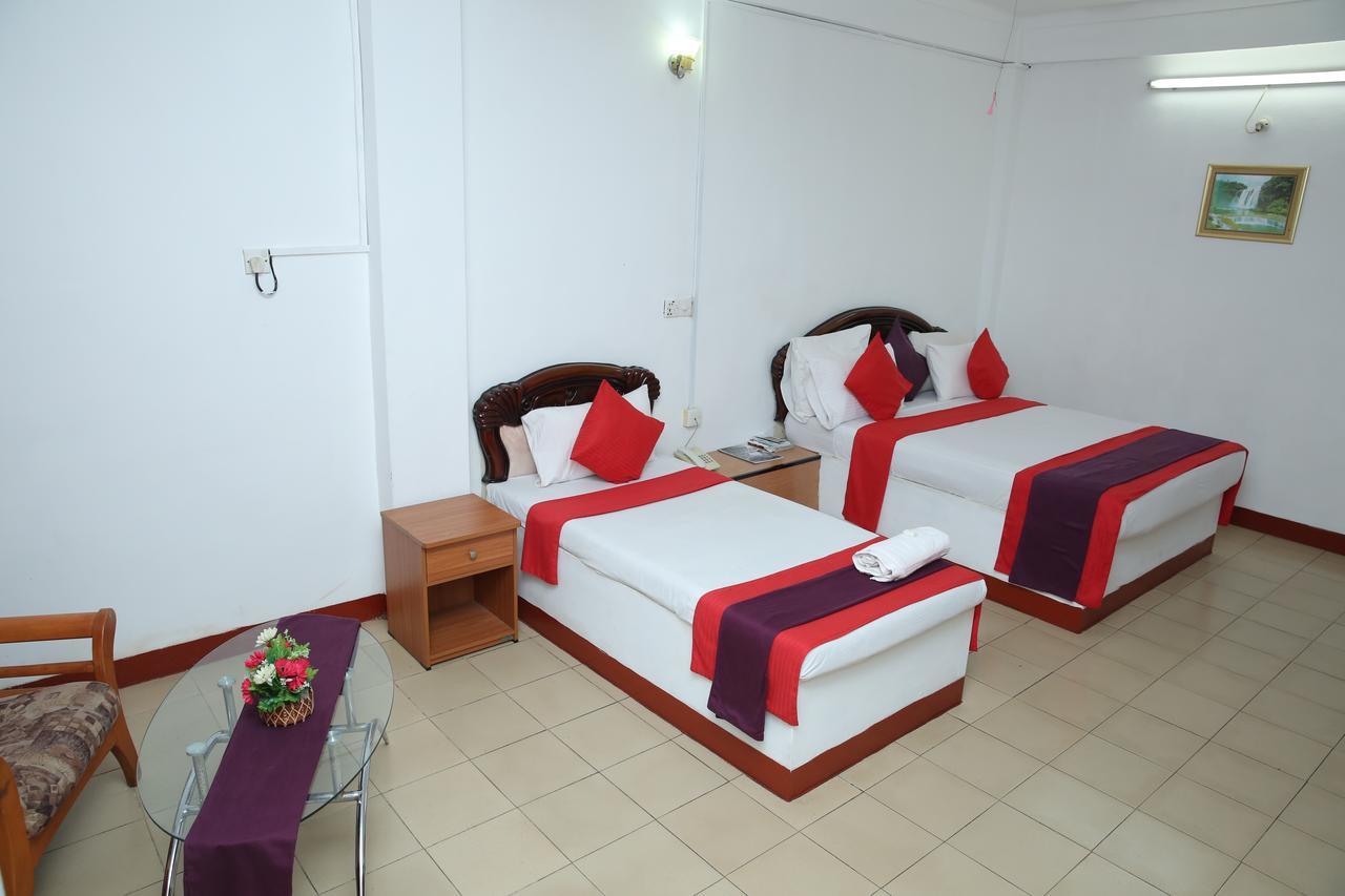 Hotel Nelly Vavuniya Екстер'єр фото
