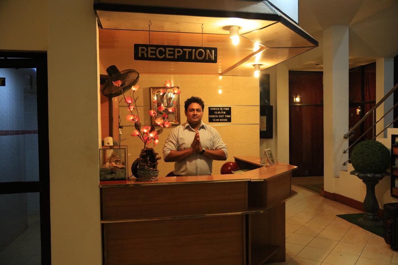 Hotel Nelly Vavuniya Екстер'єр фото