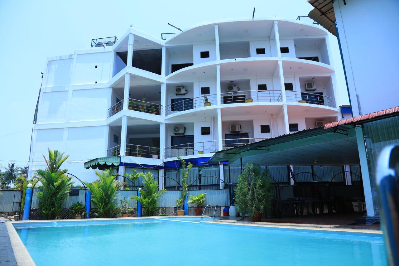Hotel Nelly Vavuniya Екстер'єр фото